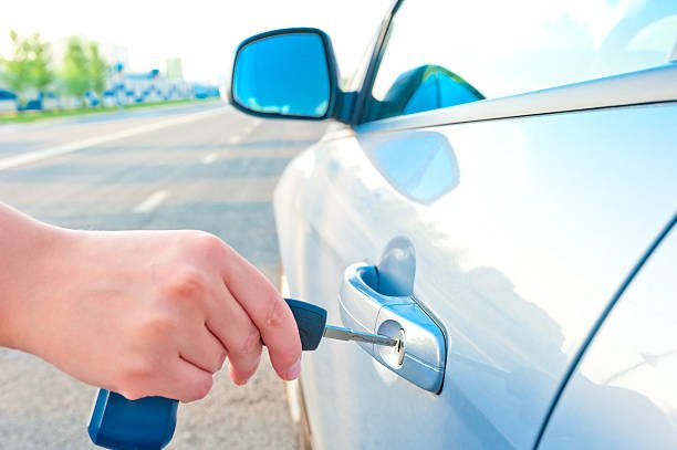 Can a Locksmith Unlock My Car Without Damaging It?